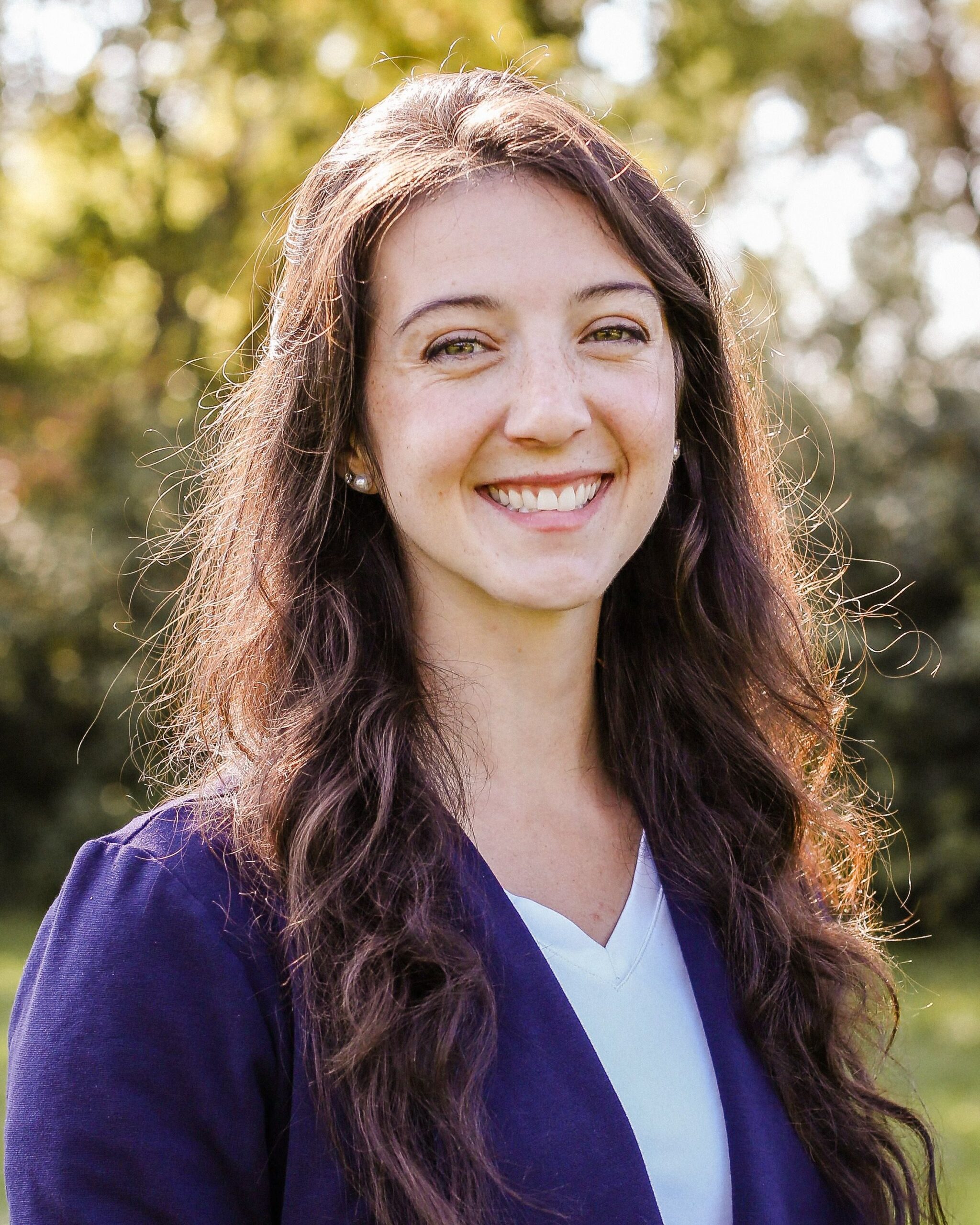Headshot of Julie Roer